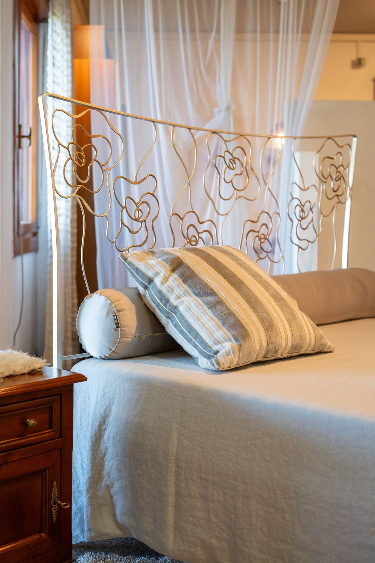 dettaglio-letto-moderno-udine