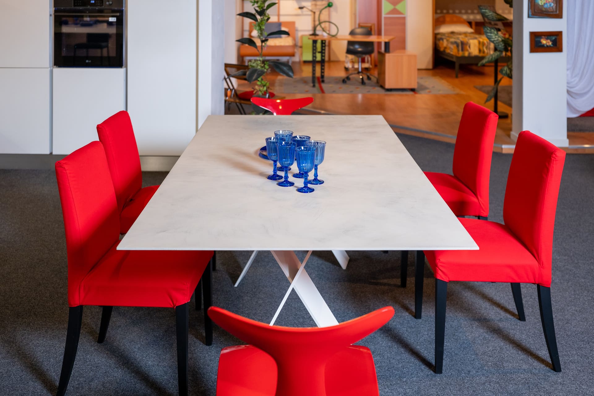 guatto-mobili-tavolo-sedie-soggiorno-contemporaneo